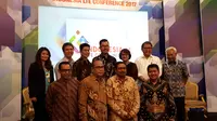 Menteri Komunikasi dan Informatika, Rudiantara (kedua dari kanan atas, berbaju putih) di acara Indonesia LTE Conference 2017 yang digelar di Jakarta, Selasa (25/4/2017). (Liputan6.com/Agustinus M Damar)