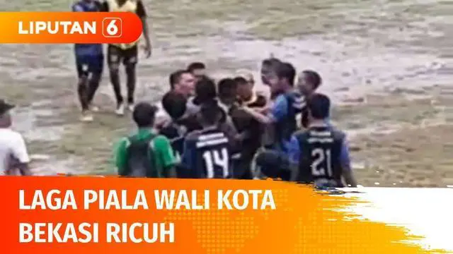 Pertandingan sepak bola antara Bantar Gebang dengan Rawa Lumbu dalam Laga Piala Wali Kota Bekasi ini berakhir ricuh. Adu jotos terjadi diduga karena salah seorang pemain bermain kasar.