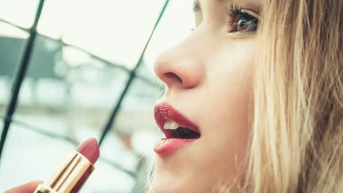 ilustrasi produk untuk mempercantik bibir/unsplash