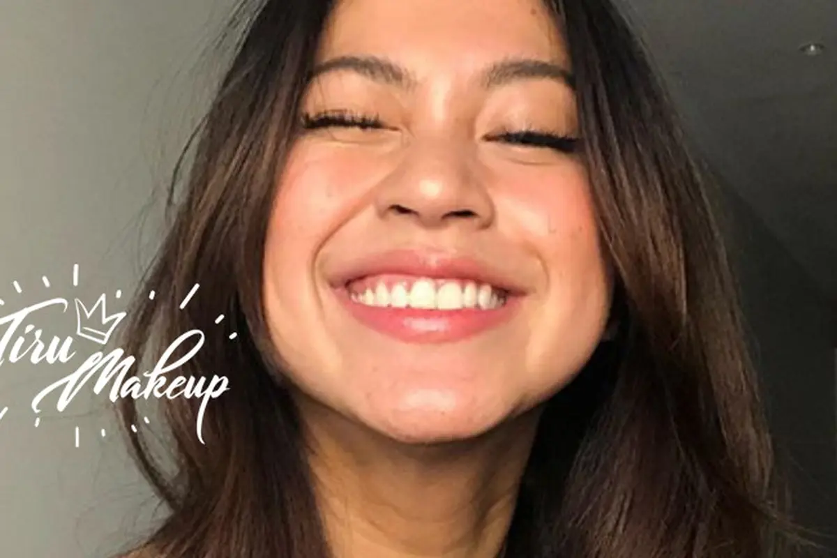 Tiru Makeup: Tyna Kanna Mirdad dengan Polesan Makeup Natural Glow