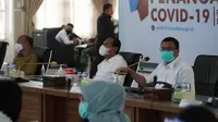 Gubernur Provinsi Sumatera Utara Edy Rahmayadi menerima kunjungan Staf Khusus Menteri Kesehatan RI Bidang Pembangunan dan Pembiayaan Kesehatan Kemenkes Alexander Kaliaga Ginting Suka saat rapat koordinasi di Kantor Gubernur Sumatera Utara, Medan, Senin (5/10/2020). (Kementerian Kesehatan RI)