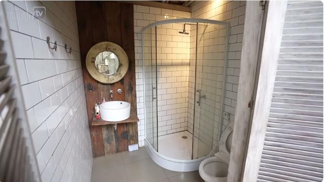 12 Potret Rumah Dwi Sasono dan Widi Mulia, Berkonsep Eco-Friendly dan Estetik Banget