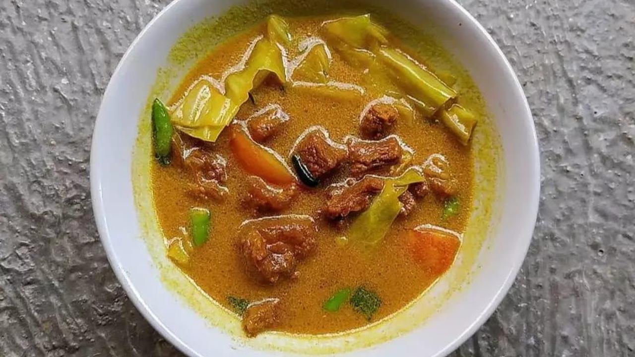 <b>2. Tongseng Sapi Cabai Hijau</b><br>