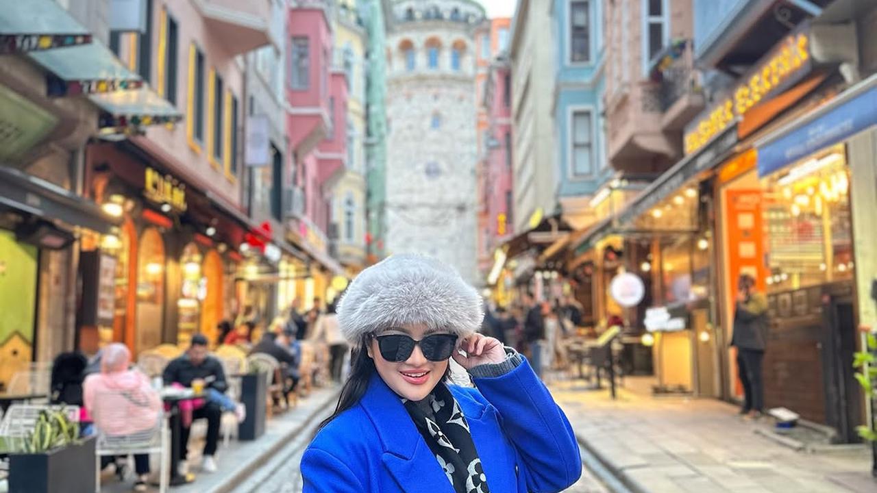LDR Indonesia - Qatar, Ini Kisah Cinta Fitri Carlina yang Selalu Harmonis Bareng Suami Pilot