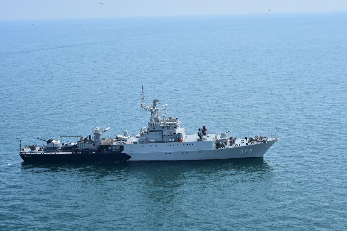 Perkuat Diplomasi Maritim, TNI AL dan Pakistan Navy Gelar Latihan Tempur Bersama di Laut Jawa