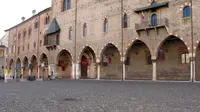 Museum Palazzo Ducale yang ditutup di Mantova, Lombardia, Italia pada 8 Maret 2020.. Italia memberlakukan isolasi untuk wilayah Lombardia utara dan 14 provinsi di sekitarnya dalam upaya mengendalikan penyebaran virus corona, kata Perdana Menteri Giuseppe Conte pada Minggu (8/3). (Xinhua/Elisa Lingri