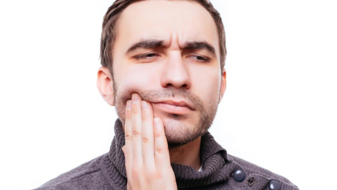Flossing 101: Panduan Lengkap untuk Menjaga Kesehatan Gigi