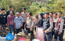 Polres Aceh Tengah Salurkan Bantuan Logistik ke Desa Terisolasi Pasca Bencana