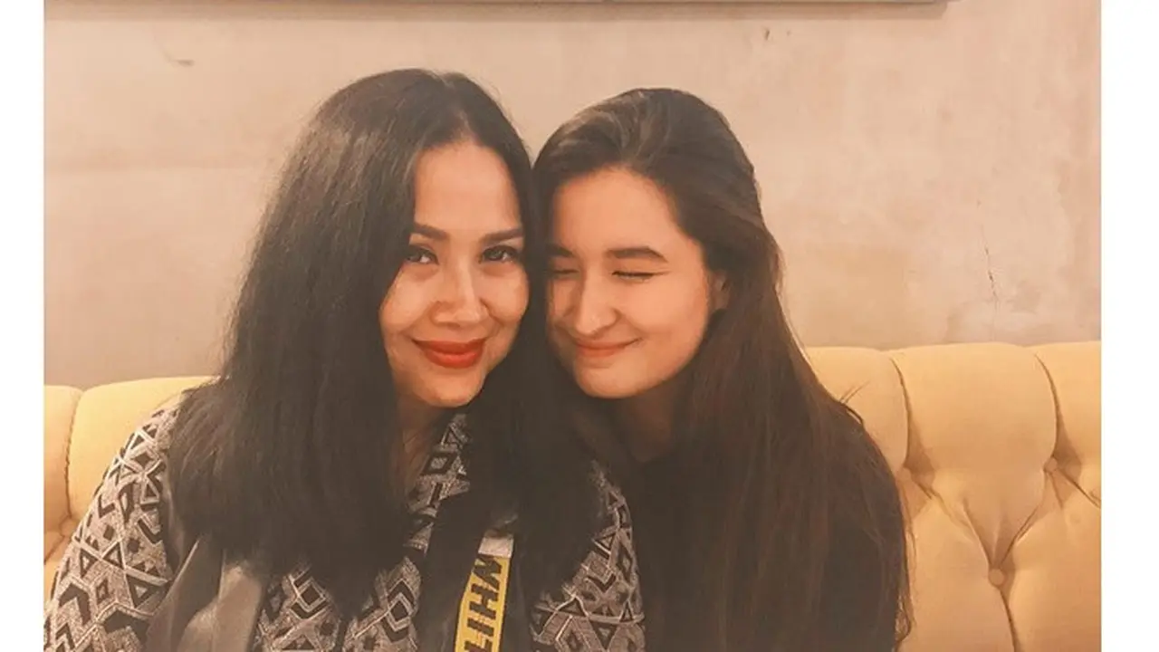 Tak Kalah Cantik Dari Ibunya, Ini Potret 5 Anak Seleb yang Mulai Beranjak Dewasa