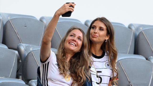 Gaya Pacar dan Istri Pemain Jerman di Euro 2020