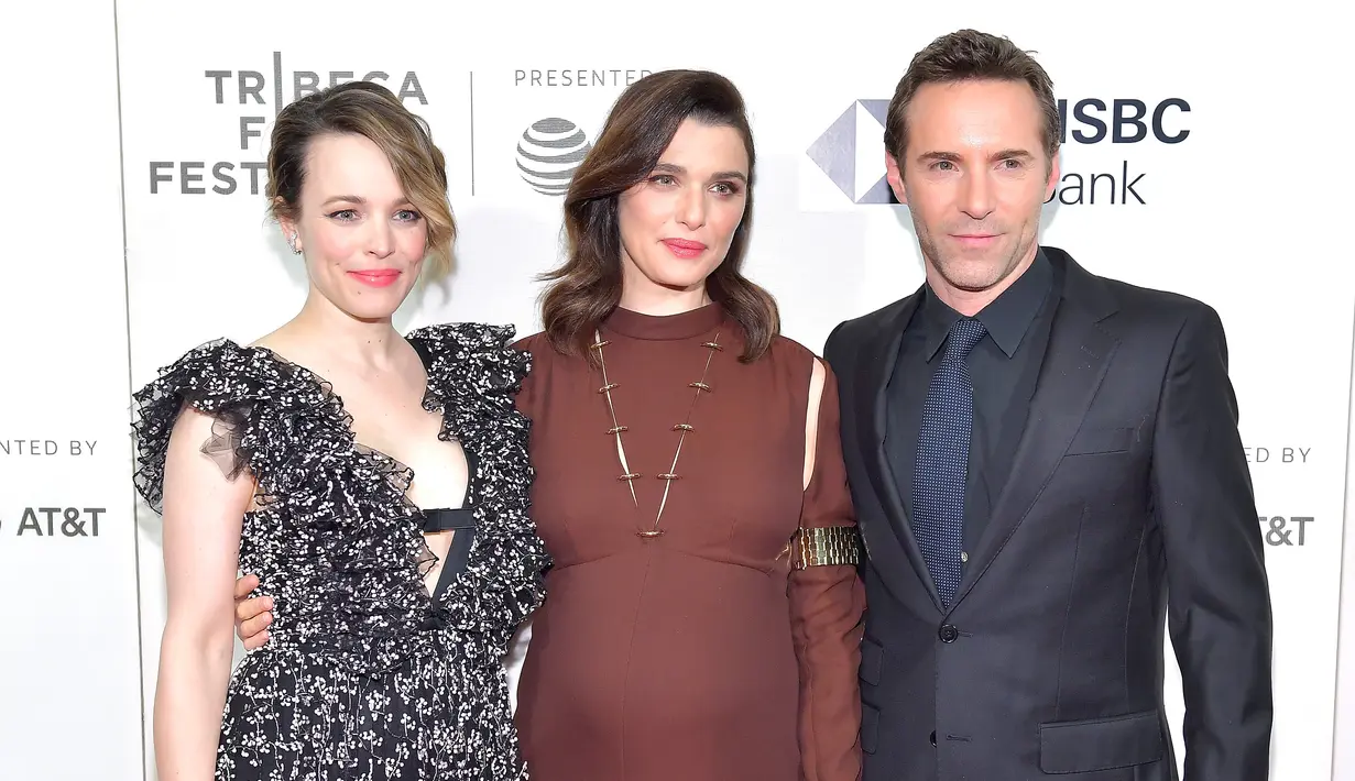 Dilansir dari HollywoodLife, Rachel kut mempromosikan film terbarunya Disobedience pada 24 April lalu. (ROY ROCHLIN / GETTY IMAGES NORTH AMERICA / AFP)