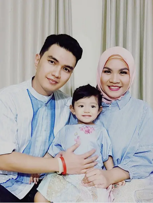 Setelah sempat bungkam, akhirnya Geordia Aisyah Putri, istri pesinetron Aldi Taher angkat bicara terkait gugatan cerai yang dilayangkan sejak 23 Oktober 2017 silam. (Instagram/alditaher.official)