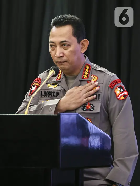 Kapolri Jenderal Pol Listyo Sigit Prabowo saat peluncuran aplikasi Propam Presisi di Mabes Polri, Jakarta, Selasa (13/4/2021). Aplikasi 'Propam Presisi' tersebut diciptakan oleh Divisi Profesi dan Pengamanan (Divpropam) Polri. (Liputan6.com/Johan Tallo)