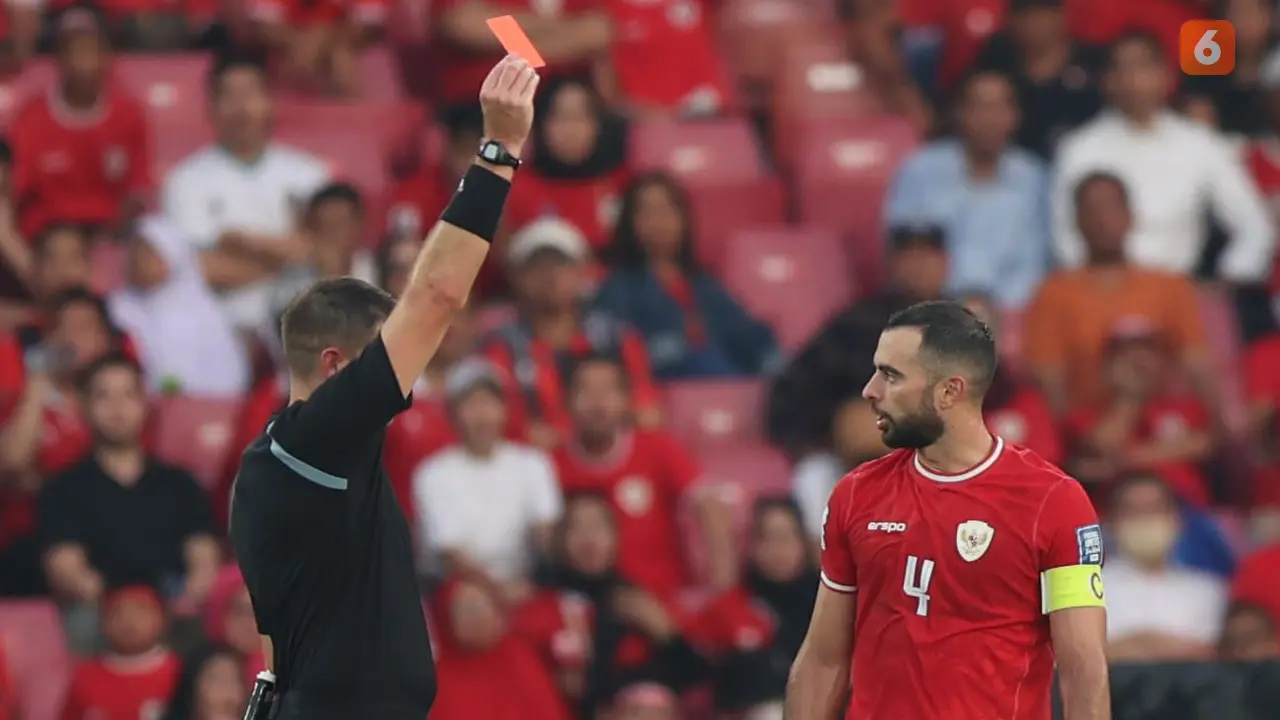 Foto: Kartu Merah Jordi Amat dan Blunder Ernando Ari Warnai Kekalahan Timnas Indonesia dari Irak di Kualifikasi Piala Dunia 2026
