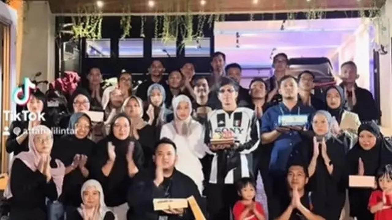 7 Potret Atta Halilintar Ultah ke-30, Aurel Hermansyah Beri Kejutan Sederhana