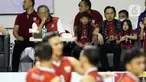 Presiden ke-6 RI yang juga pendiri dan pembina klub voli LavAni, Susilo Bambang Yudhoyono (SBY) menyaksikan langsung laga perdana Timnas voli putra Indonesia di turnamen SEA V League 2023, Padepokan Voli Jenderal Polisi Kunarto, Sentul, Bogor, Jawa Barat, Jumat (21/7/2023). Timnas voli putra Indonesia unggul tiga set langsung 25-20, 25-22, 25-19, atas Filipina. (Liputan6.com/Helmi Fithriansyah)