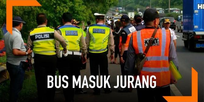 VIDEO: KNKT Selidiki Penyebab Kecelakaan Bus di Cipularang