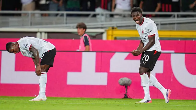 Pemain AC Milan Alphadjo Cisse