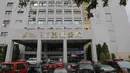 Kondisi gedung sebuah rumah sakit di ibu kota Taiwan, Taipei, setelah insiden kebakaran, Senin (13/8). Api melahap sebanyak tujuh dari sembilan lantai rumah sakit tersebut. (AFP PHOTO / Daniel SHIH)