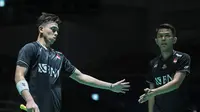 Pebulu tangksi ganda putra Indonesia Fajar Alfian/Muhammad Rian Ardianto mengalahkan&nbsp;Goh Sze Fei/Nur Izzuddin dari Malaysia pada laga perempat final Korea Open 2023. Fajar/Rian menang 21-9 dan 23-21 di&nbsp;Jinnam Stadium, Yeosu, Korea, Jumat (21/7/2023). (foto: PBSI)