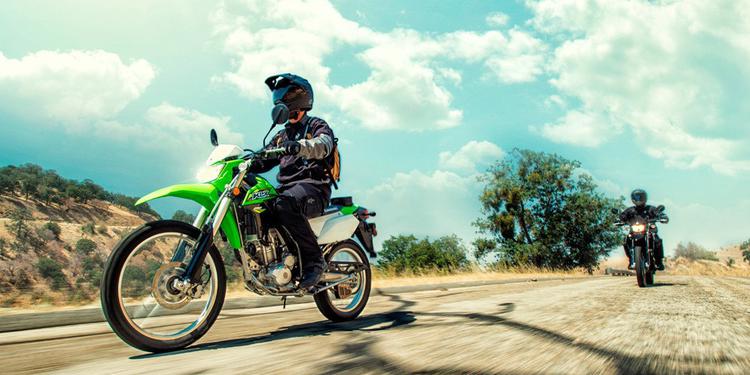 Motor trail top kawasaki 250cc