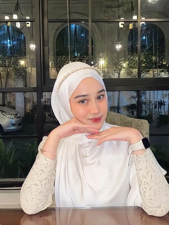Inspirasi Model Hijab Khansa Mariska yang Modis