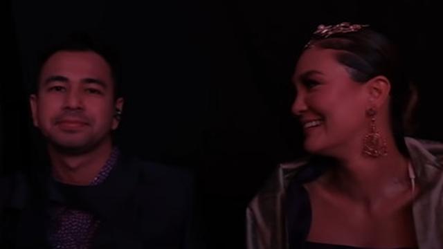 6 Momen Luna Maya dan Ariel NOAH Bertemu di Panggung, Saling Sapa