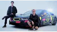 BMW i8 hasil kolaborasi antara Christian Rijanto, Co-Founder dan Creative Director dari ISMAYA Group dengan seniman ultraviolet Rony “Rebellionik” Rahardian. (BMW)