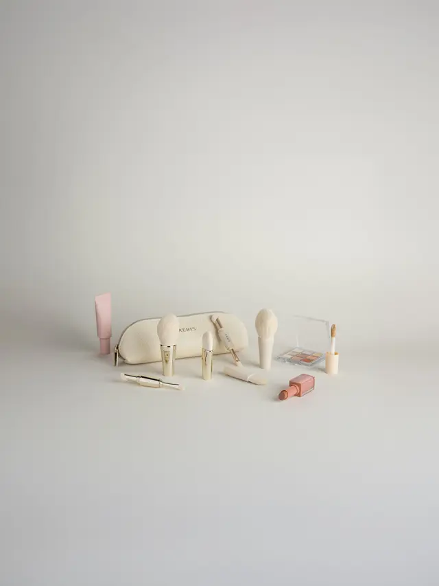 Rahasia Makeup Flawless Dengan Brush 4 in 1 yang Wajib Kamu Coba! (photo by Aeris Beauté)