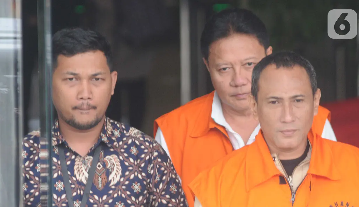 Mantan Anggota DPR F-PDIP, I Nyoman Dhamantra usai menjalani pemeriksaan lanjutan oleh penyidik di Gedung KPK, Jakarta, Rabu (02/10/2019). Nyoman Dhamantra diperiksa sebagai tersangka terkait suap izin impor produk hortikultura (PIH) dari Kementan dan SPI dari Kemendag. (merdeka.com/Dwi Narwoko)