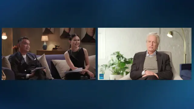 Marissa Anita dan Dino Patti Djalal berbincang dengan Michael Douglas di Mola Living Live.