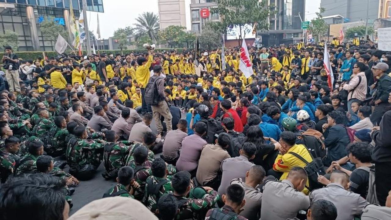 Kapuspen TNI Jelaskan Pengerahan TNI dalam Demo: Bantu Polisi, Bukan Intimidasi