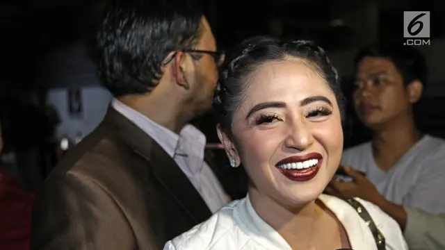 Dewi Perssik
