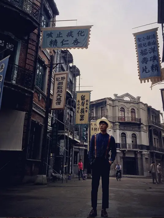 Unggahan foto Jin Goo itu tentu saja mengundang publik untuk berkomentar. Lebih dari 7000 akun berkomentar di foto itu. Dan kebanyakan di antaranya memberikan ucapan untuk Jin Goo dan istrinya atas kelahiran anak ke-2 mereka. (Instagram/actor_jingoo)