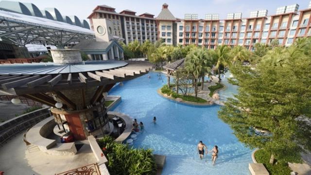 Istimewanya Hotel Dengan Kolam Renang Pasir Di Resorts World
