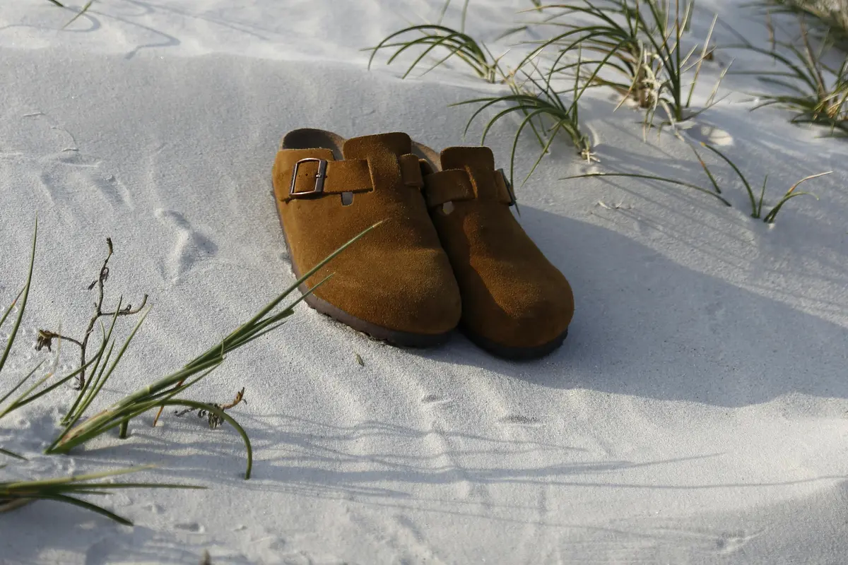 5 Tips dan Cara Merawat Sepatu Suede Agar Tetap Awet dan Menawan