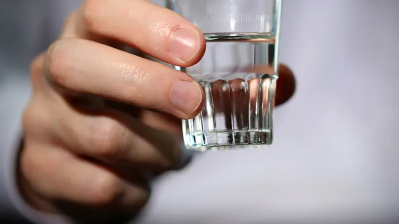 5 Fakta Vodka Dapat Percantik Kulit Kita