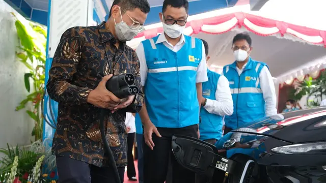 PLN bakal membangun 21 unit Stasiun Pengisian Kendaraan Listrik Umum (SPKLU) baru di berbagai lokasi strategis untuk menunjang pergelaran Konferensi Tingkat Tinggi (KTT) G20 di Bali. (Dok PLN)