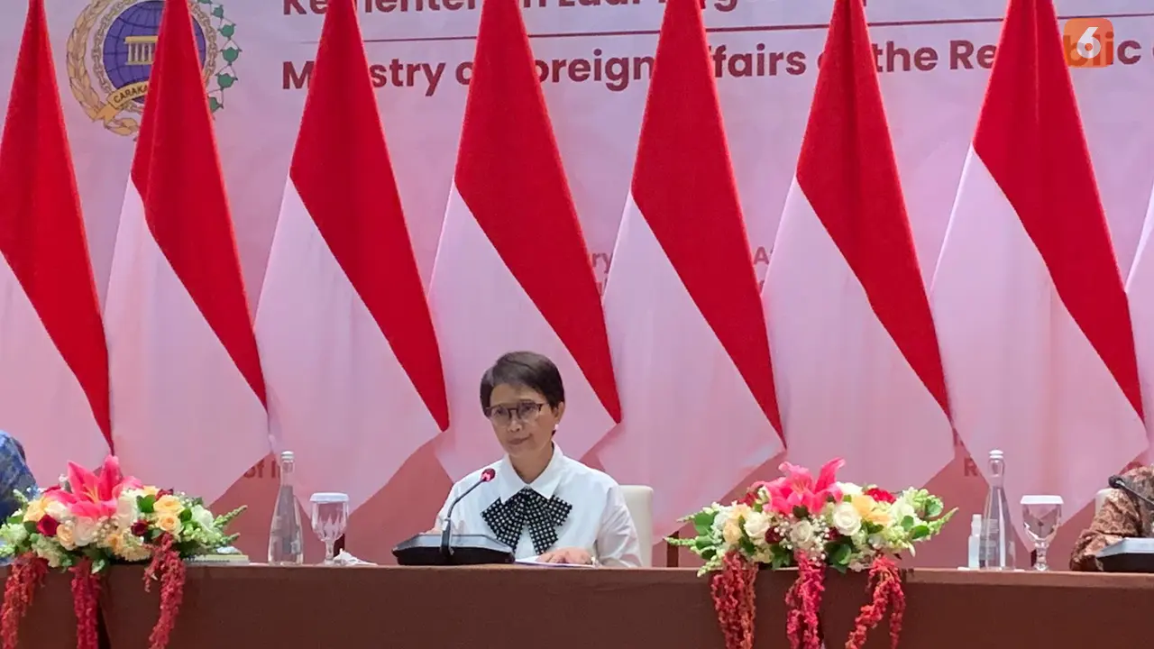 Menlu Retno Marsudi dalam press briefing bersama media pada Kamis (13/10/2022). (Liputan6/Benedikta Miranti)