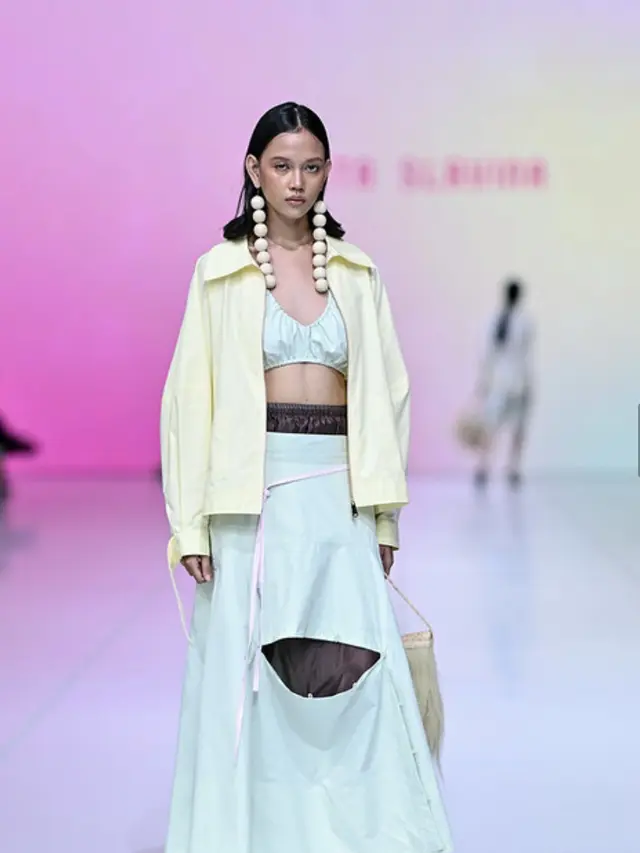 Koleksi Nagita di JFW 2026 dengan warna pastel. dok. Jakarta Fashion Week