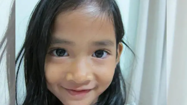 Dentingan Piano Angeline Semasa Hidup