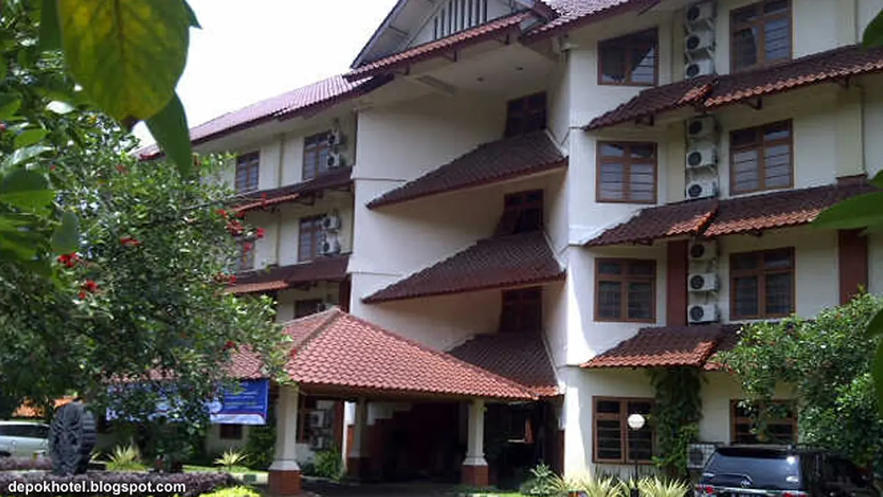 kantor-makara-130627b.jpg