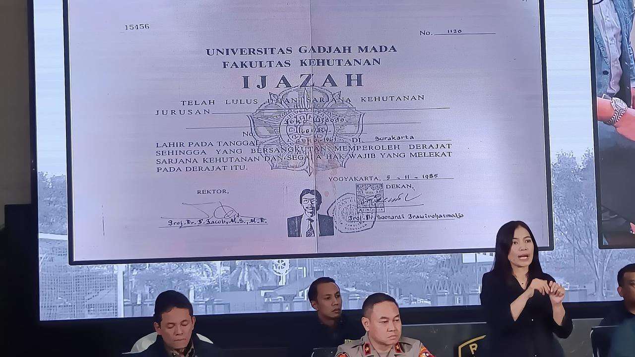 Bareskrim Polri Beberkan Bukti Jokowi Ujian dan Raih Sarjana di UGM