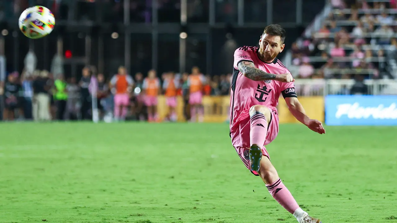 Foto: Momen Lionel Messi Cetak Hattrick Dalam Waktu 11 Menit, Inter Miami Sabet Trofi Supporter Shield