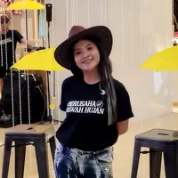 Idgitaf Siapkan Pementasan Berusaha di Bawah Hujan.  (M Altaf Jauhar/ Liputan6.com)