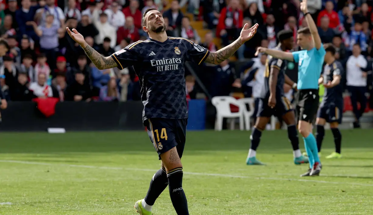 Meski bermain imbang, Los Blancos tetap kokoh di puncak klasemen LaLiga dengan 62 poin dari 25 pertandingan. (Pierre-Philippe MARCOU/AFP)