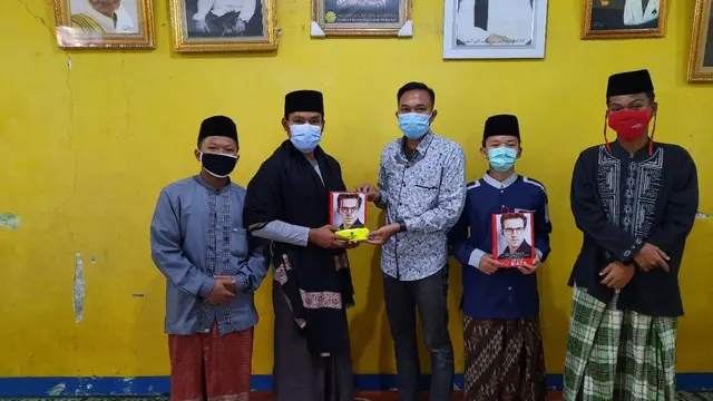 Santri Yayasan Nurul Iman Al-Musthofa yang mendapatkan bantuan kacamata dari BRI melalui program "BRI Melihat Dunia."