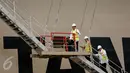 Presiden Jokowi meninjau Marine Vessel Power Plant di Pelabuhan IPC , Jakarta, Selasa (8/12/2015). Marine Vessel Power Plant adalah kapal buatan Turki yang disewa oleh PLN selama 5 tahun. (Liputan6.com/Faizal Fanani)