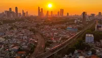 Indahnya Matahari Jelang Terbenam di Kota Jakarta