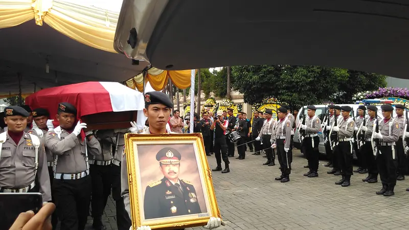 Pemakaman mantan Kadiv Humas Polri Irjen Purn Abubakar Nataprawira